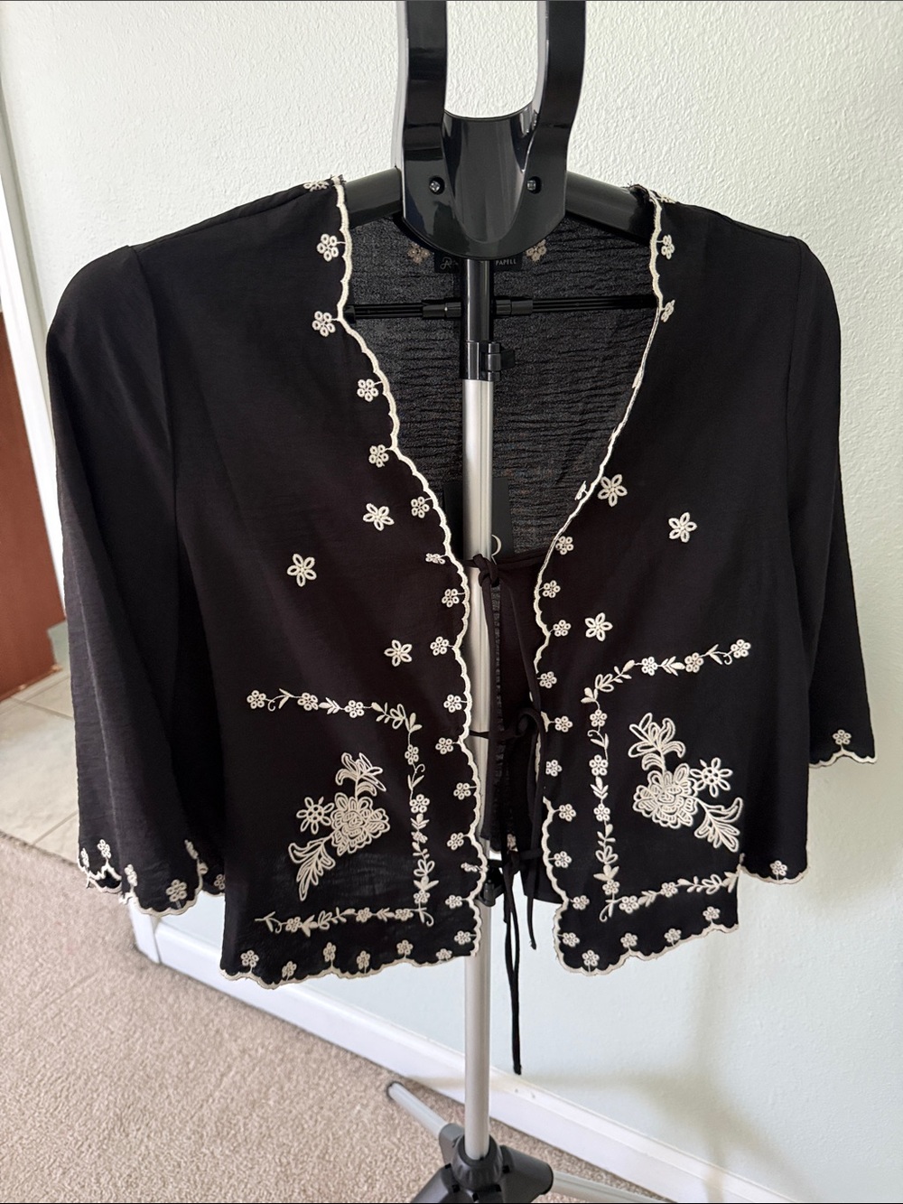 Adrianna Papell Black Top Floral Embroidery tie woven top or open cardigan - Picture 4 of 12